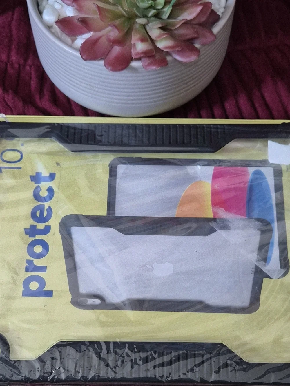 On Running Slim Rugged Tablet Case in Black